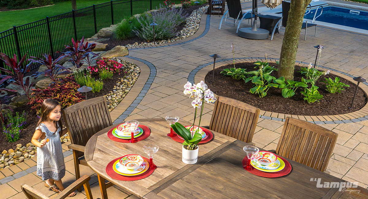 Grandview Paving Stones R.I. Lampus